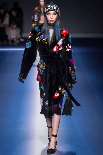 Look 40